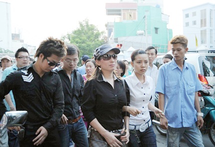 Người thân đưa Hữu Lộc về nơi an nghỉ cuối cùng  - 5