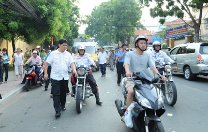 Người thân đưa Hữu Lộc về nơi an nghỉ cuối cùng  - 14