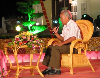 Hàng vạn người rơi nước mắt với “Hành trình theo chân Bác”    - 3