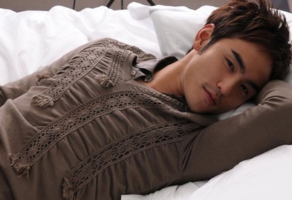 Nguyễn Kinh Thiên đối mặt với scandal tình ái - 3 Nguyễn Kinh Thiên đối mặt với scandal tình ái - 3