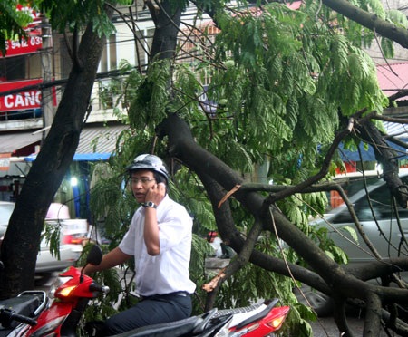 “Bão bụi” tấn công Hà Nội - 3