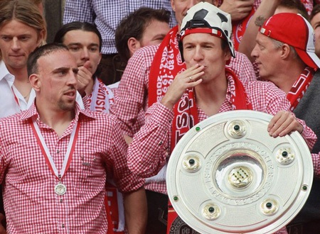 Ngày Robben và Sneijder tái hồi Bernabeu - 3