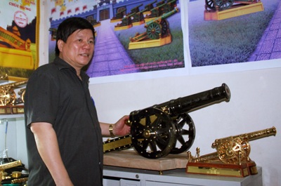 Người đúc pháo thần công mừng ngày Đại lễ - 1