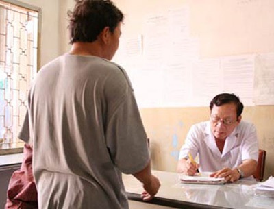 “Bác sĩ VN chán quá! Chắc chắn tôi bị u não” - 1 “Bác sĩ VN chán quá! Chắc chắn tôi bị u não” - 1