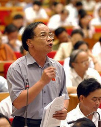 “Căng” vấn đề bỏ hay giữ lãi suất cơ bản - 1 “Căng” vấn đề bỏ hay giữ lãi suất cơ bản - 1