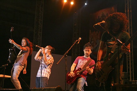 Đêm rock Translate nóng bởi... thời tiết - 5