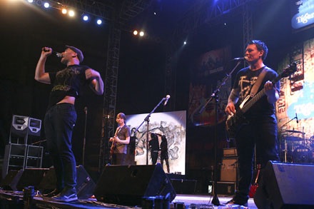 Đêm rock Translate nóng bởi... thời tiết - 12