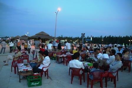 Lượt khách đổ xô về “Thuận An biển gọi” tăng đột biến - 3