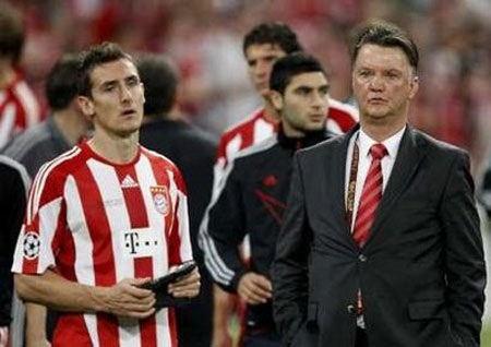 Thầy trò Van Gaal thừa nhận thua “tâm phục khẩu phục” - 1 Thầy trò Van Gaal thừa nhận thua “tâm phục khẩu phục” - 1