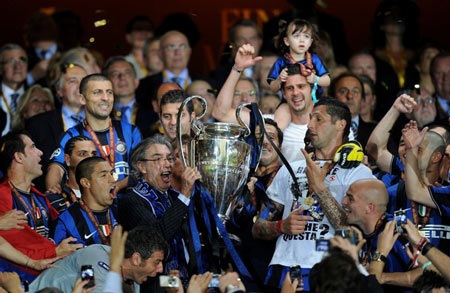 Chùm ảnh: Hạnh phúc vỡ òa với thầy trò Mourinho - 13 Chùm ảnh: Hạnh phúc vỡ òa với thầy trò Mourinho - 13