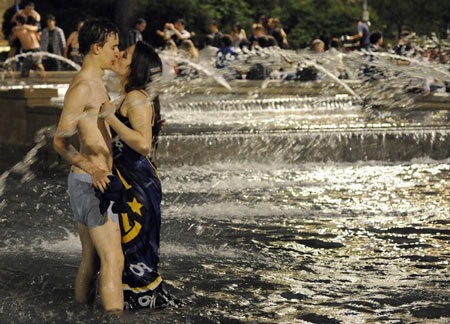 Chùm ảnh: CĐV Inter "phát cuồng" với cú ăn 3 vĩ đại - 18