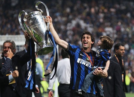 Chùm ảnh: Hạnh phúc vỡ òa với thầy trò Mourinho - 17 Chùm ảnh: Hạnh phúc vỡ òa với thầy trò Mourinho - 17