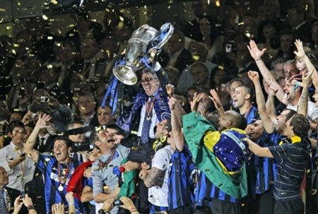 Chùm ảnh: Hạnh phúc vỡ òa với thầy trò Mourinho - 4 Chùm ảnh: Hạnh phúc vỡ òa với thầy trò Mourinho - 4