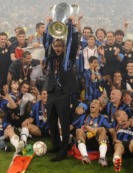 Chùm ảnh: Hạnh phúc vỡ òa với thầy trò Mourinho - 11 Chùm ảnh: Hạnh phúc vỡ òa với thầy trò Mourinho - 11
