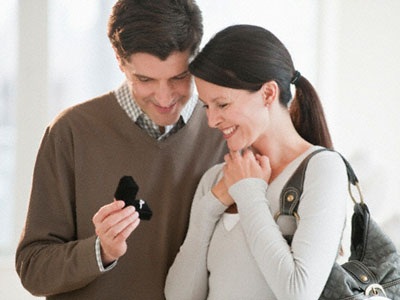 Vợ mua nhẫn vàng, bồ mua nhẫn kim cương  - 1