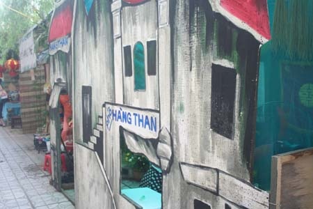 Rực rỡ "Hà Nội 36 phố phường" của học sinh THCS Đoàn Thị Điểm - 10 Rực rỡ "Hà Nội 36 phố phường" của học sinh THCS Đoàn Thị Điểm - 10