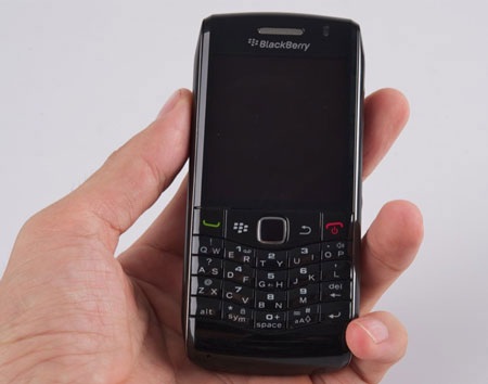Cận cảnh BlackBerry Pearl 3G tại Việt Nam - 1 Cận cảnh BlackBerry Pearl 3G tại Việt Nam - 1