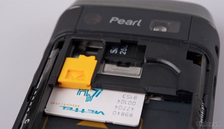 Cận cảnh BlackBerry Pearl 3G tại Việt Nam - 13 Cận cảnh BlackBerry Pearl 3G tại Việt Nam - 13