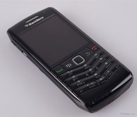 Cận cảnh BlackBerry Pearl 3G tại Việt Nam - 9 Cận cảnh BlackBerry Pearl 3G tại Việt Nam - 9