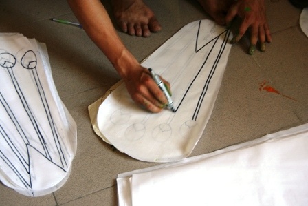 Cả trường thành “công trường” vẽ diều Huế mừng đại lễ - 3