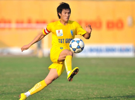 Công Vinh đi Bồ Đào Nha phẫu thuật - 1 Công Vinh đi Bồ Đào Nha phẫu thuật - 1