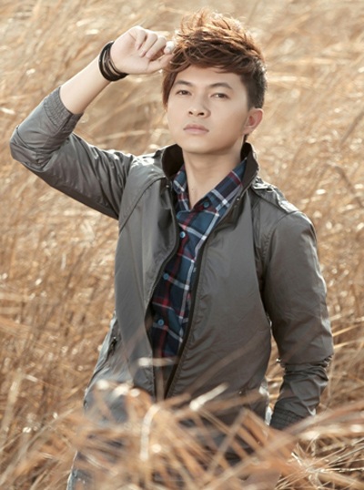 Nam Cường thành con trai Hoài Linh  - 1