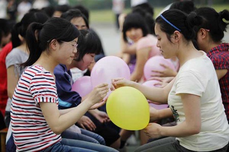 Trung Quốc: Trường học giúp HS xả stress trước kỳ thi ĐH - 3