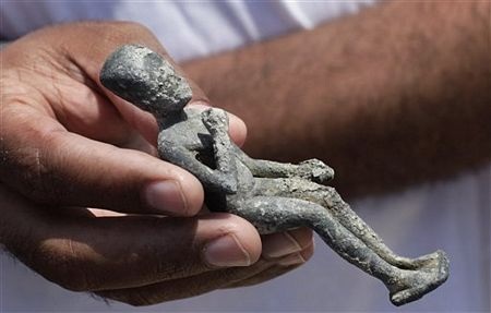 Phát hiện kho cổ vật trong cung điện Nữ hoàng Cleopatra dưới đáy biển - 10 Phát hiện kho cổ vật trong cung điện Nữ hoàng Cleopatra dưới đáy biển - 10