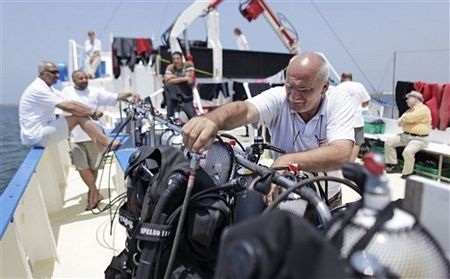 Phát hiện kho cổ vật trong cung điện Nữ hoàng Cleopatra dưới đáy biển - 12 Phát hiện kho cổ vật trong cung điện Nữ hoàng Cleopatra dưới đáy biển - 12