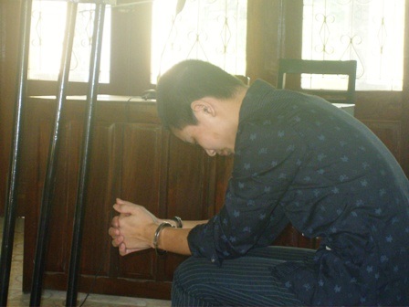 Nhiễm phim ảnh đồi trụy, đánh đổi 24 năm tù giam - 1