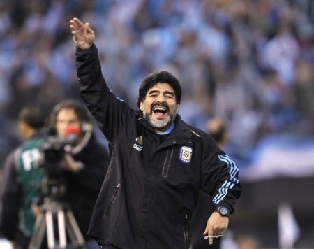 Maradona: "Tôi sẽ khỏa thân nếu Argentina vô địch" - 1