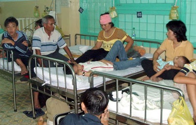 18 giáo viên gặp nạn khi đi tham quan - 1