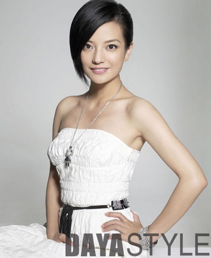 Triệu Vy trở thành giám khảo  - 1