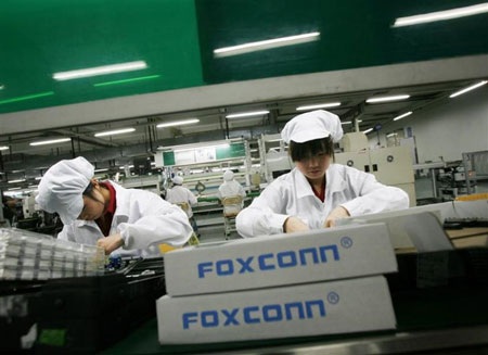 Foxconn tức tốc đối phó với vấn nạn tự tử của công nhân - 2 Foxconn tức tốc đối phó với vấn nạn tự tử của công nhân - 2
