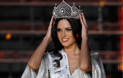 Hoa hậu Nga đến Việt Nam  - 1