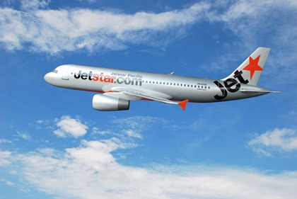 Máy bay Jetstar gặp sự cố giảm áp suất buồng lái - 1