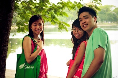 Cô sinh viên và chiếc túi “khai trí” - 2