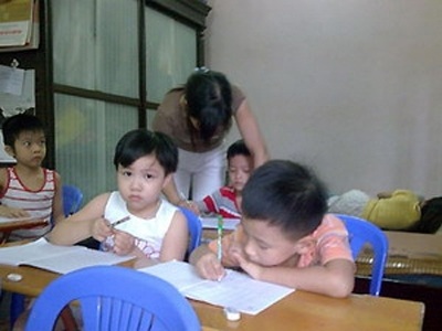 Lớp 1 cũng… học thêm - 1 Lớp 1 cũng… học thêm - 1