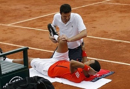 Federer hiên ngang vào tứ kết, Murray thêm một lần lỗi hẹn - 3 Federer hiên ngang vào tứ kết, Murray thêm một lần lỗi hẹn - 3