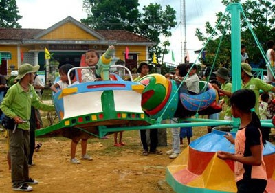 Đồ chơi 1/6 “nhàm” về mẫu mã, giá cả - 3