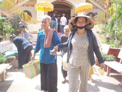 Tấm lòng vàng ở một Tịnh Xá - 2