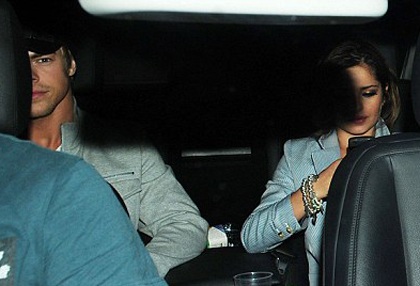 Cheryl Cole không giữ quà của chồng cũ - 2 Cheryl Cole không giữ quà của chồng cũ - 2