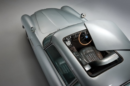 Aston Martin của James Bond chốt giá 4,1 triệu USD - 16 Aston Martin của James Bond chốt giá 4,1 triệu USD - 16