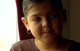 Bé gái bị sét đánh vẫn bình an vô sự - 1 Bé gái bị sét đánh vẫn bình an vô sự - 1