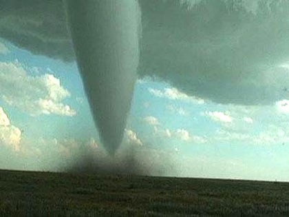 Kinh hoàng cảnh lốc xoáy càn quét ở Mỹ - 1 Kinh hoàng cảnh lốc xoáy càn quét ở Mỹ - 1