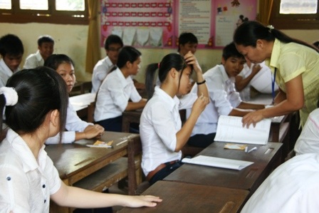 "Chật vật" sĩ tử thi tốt nghiệp tại trường cấp 1 - 7