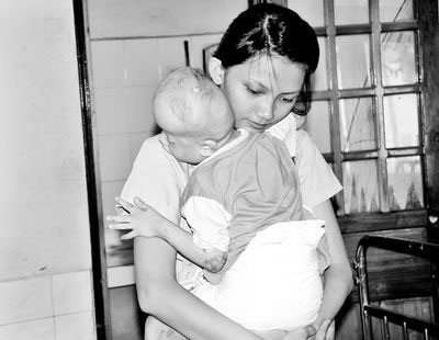 Nữ sinh và nhật kí một ngày làm... mẹ  - 2