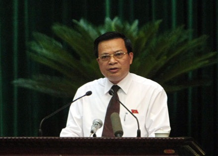 “Nới” luật để tuyển viên chức người Việt ở nước ngoài - 1 “Nới” luật để tuyển viên chức người Việt ở nước ngoài - 1