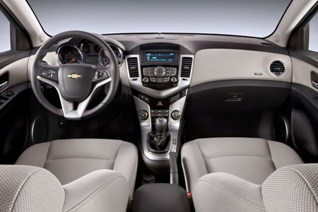 Chevy Cruze 2011 cạnh tranh Honda Civic - 17 Chevy Cruze 2011 cạnh tranh Honda Civic - 17