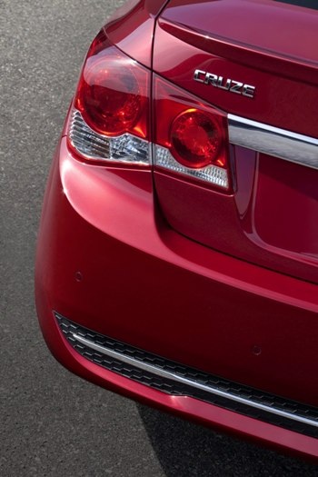 Chevy Cruze 2011 cạnh tranh Honda Civic - 11 Chevy Cruze 2011 cạnh tranh Honda Civic - 11